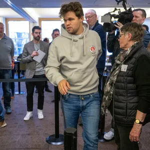 Magnus Carlsen im Einsatz für den FC St. Pauli