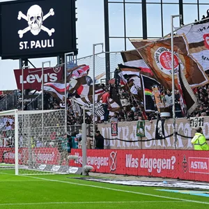 Fans im Millerntor-Stadion