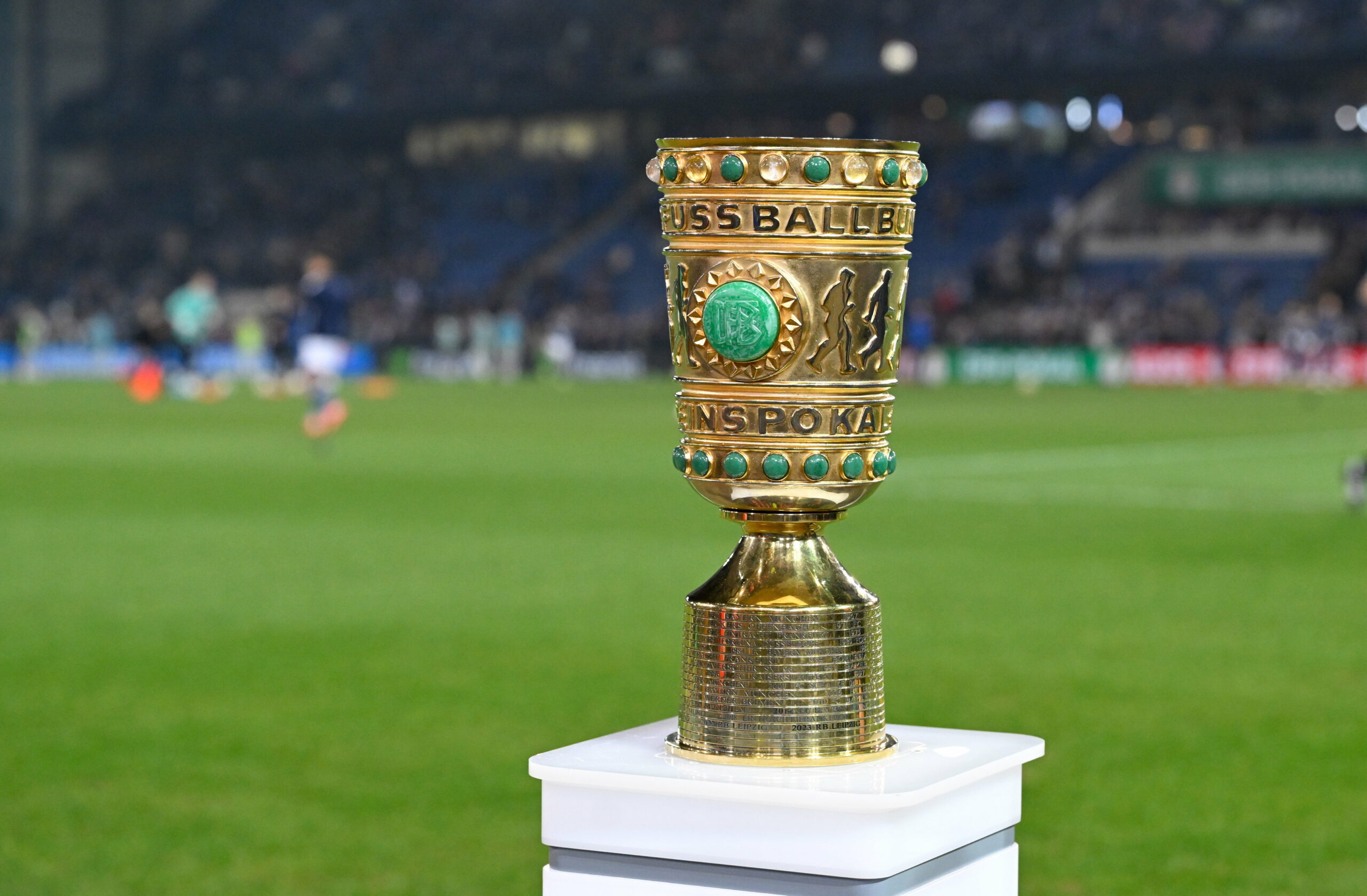 Das Objekt der Begierde: 1987 hat der HSV letztmals den DFB-Pokal gewonnen.