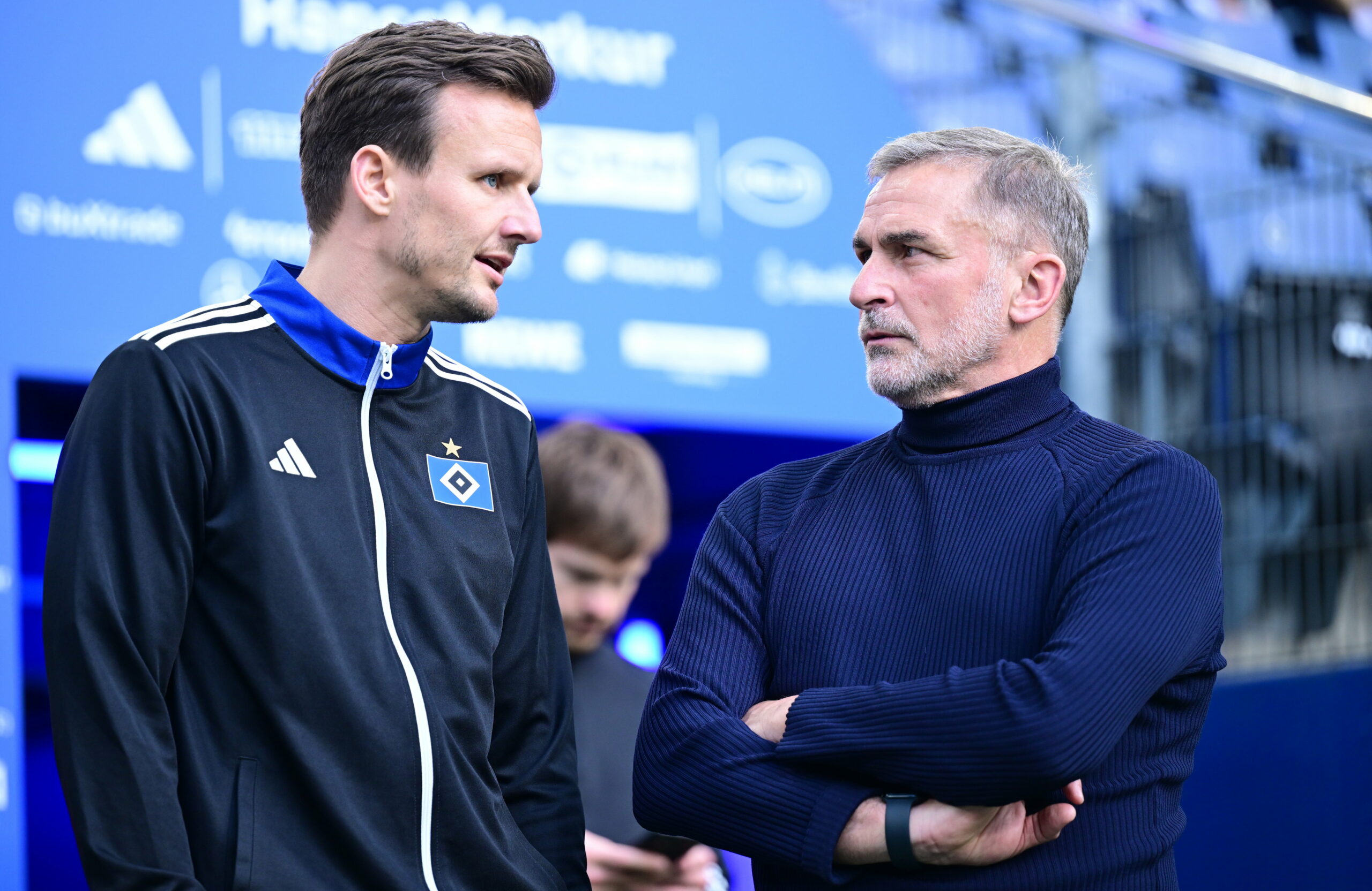 Claus Costa im Gespräch mit HSV-Vorstand Stefan Kuntz