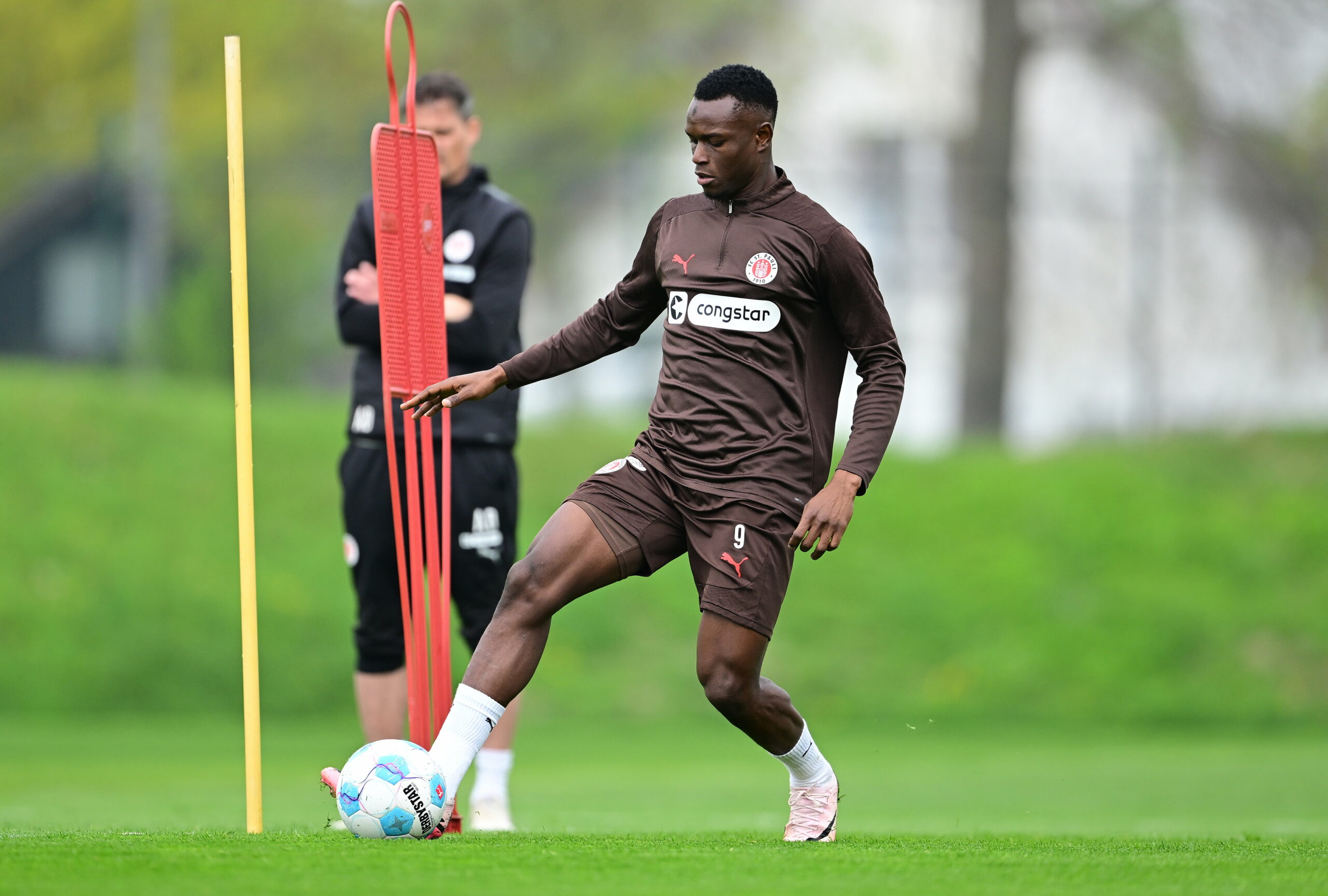 Abdoulie Ceesay im St. Pauli-Training
