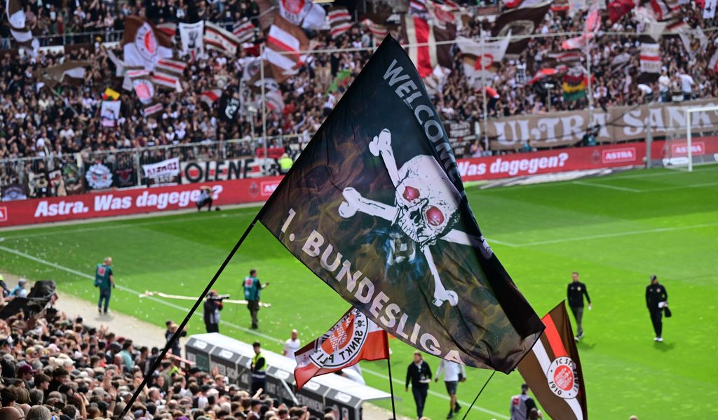 Streit-um-St-Paulis-Stadion-Hymne-So-geht-es-mit-dem-Herz-von-St-Pauli-weiter