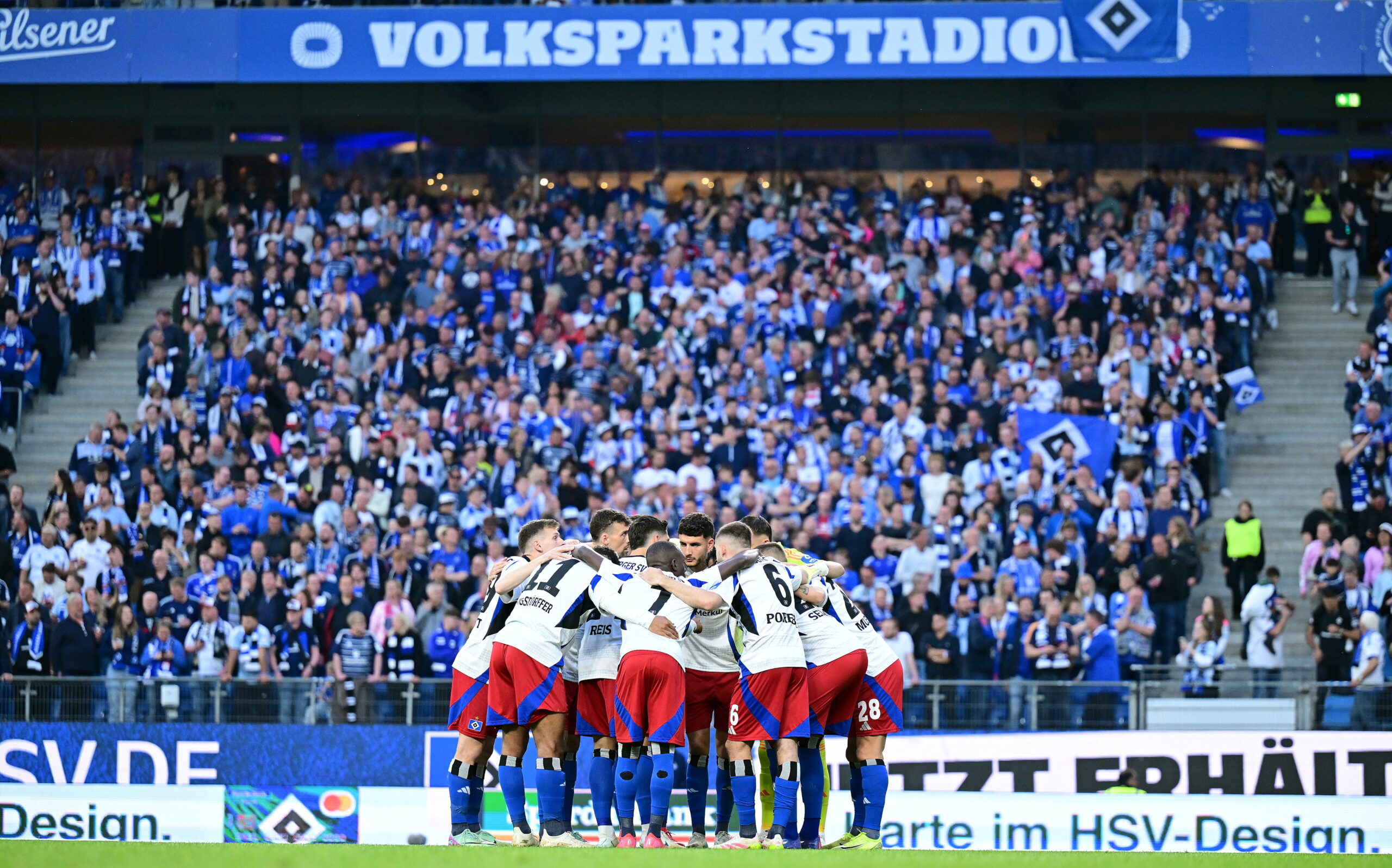 HSV-Spieler schwören sich im Volkspark ein