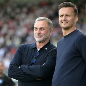 HSV-Sportvorstand Stefan Kuntz und Sportdirektor Claus Costa