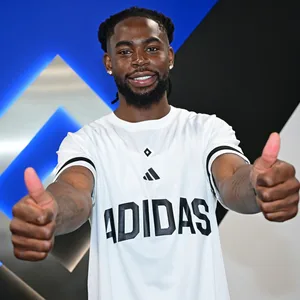 Der zweite Neue: Jordan Torunarigha ist jetzt HSV-Spieler.