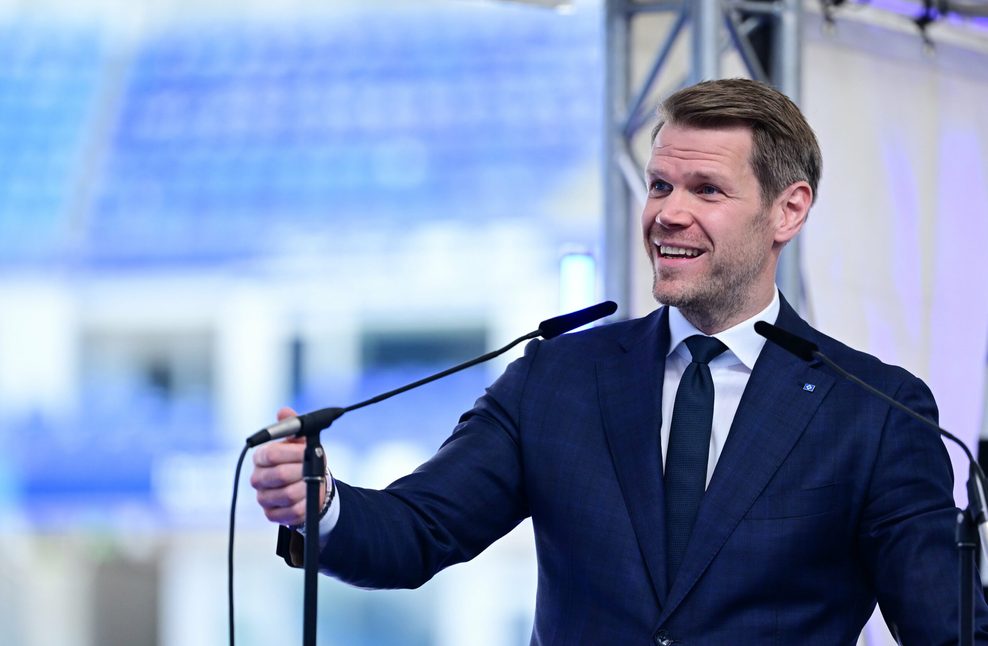 Dr. Eric Huwer spricht bei der Mitgliederversammlung des HSV
