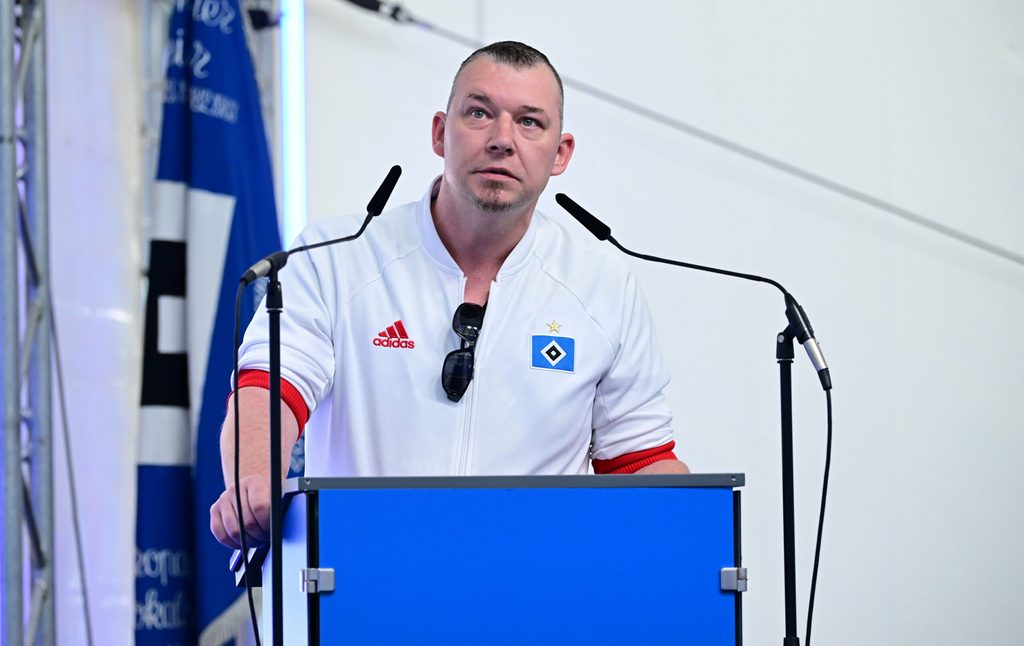 Timo Sievert bei seinem Dringlichkeitsantrag, die Wahl des HSV-Präsidiums zu verschieben