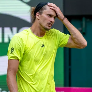 Alexander Zverev verliert gegen den Russen Medvedev.