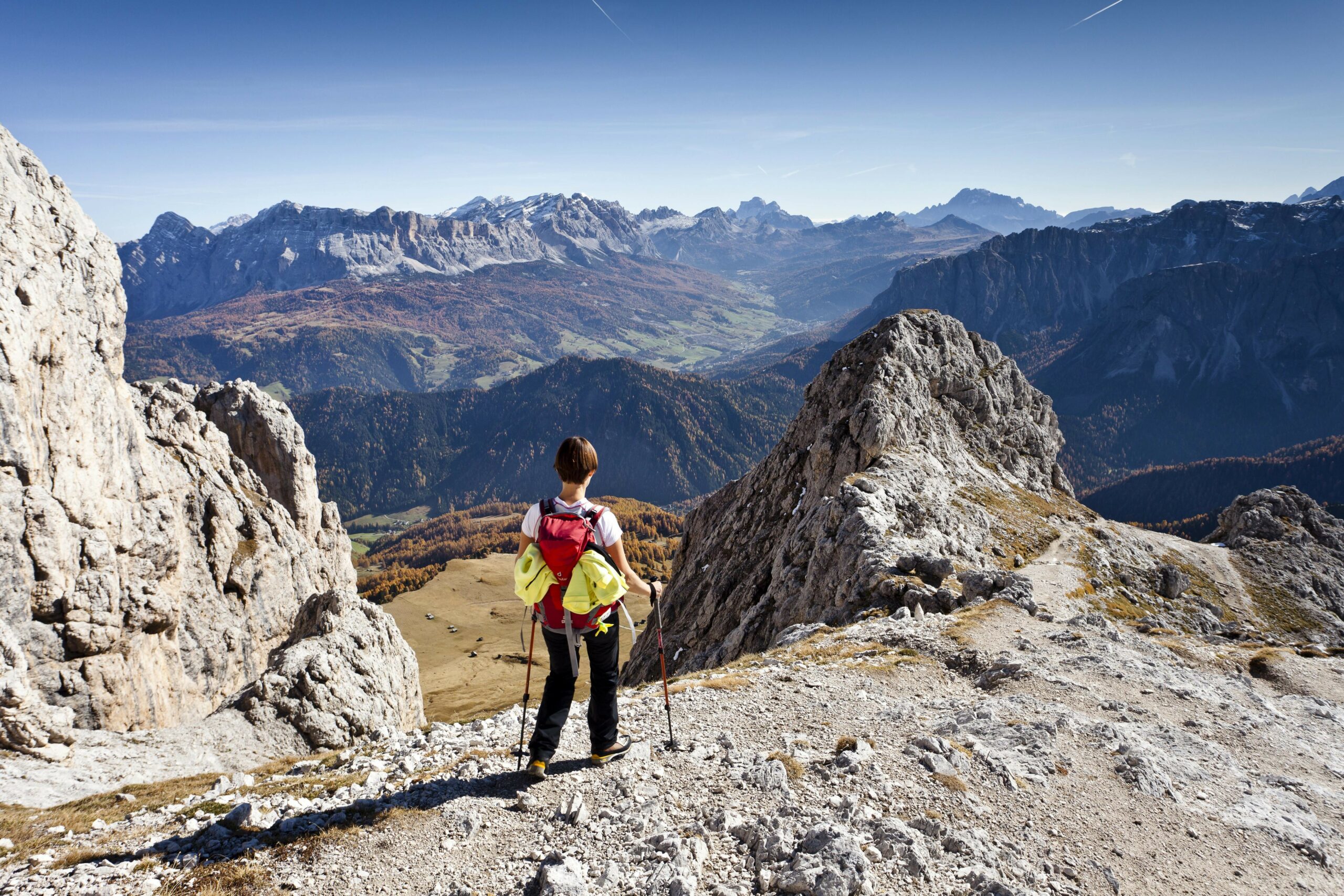 Bergsteiger beim Abstieg vom Peitlerkofel im Naturpark Puez-Geisler