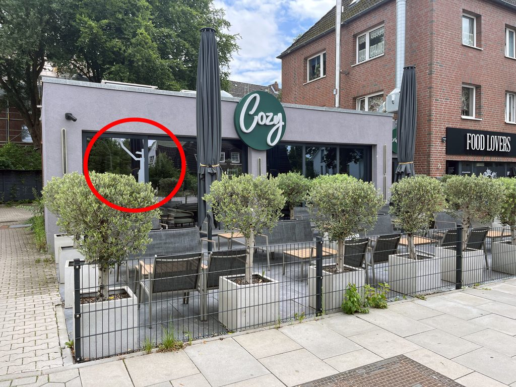 Weieder Schüsse in Bramfeld – Täter schießt auf Sheibe von Shisha Bar obwohl sich darin noch Menschen befinden.