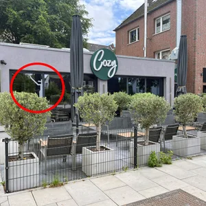 Weieder Schüsse in Bramfeld – Täter schießt auf Sheibe von Shisha Bar obwohl sich darin noch Menschen befinden.
