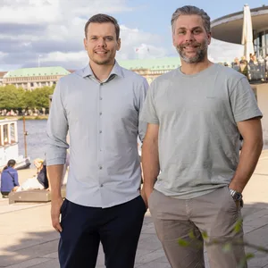 Die zukünftigen Betreiber des Alsterpavillons: Niklas Nordmann (l) und Hannes Schröder (r)