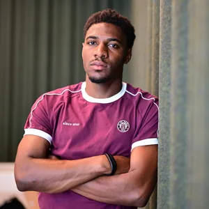 Oladapo Afolayan bei einem Fotoshooting
