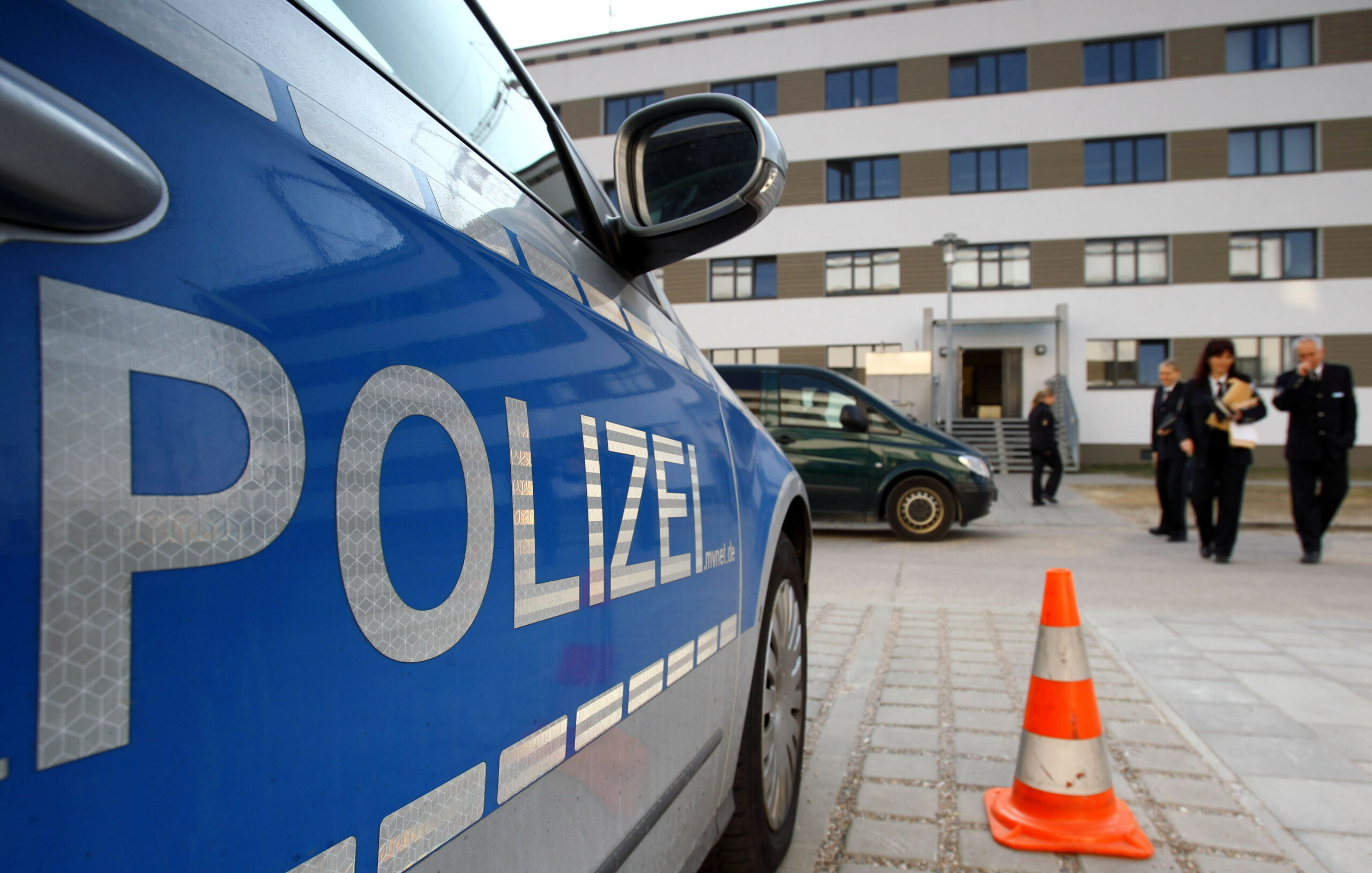 Polizeiauto, Polizeipräsidium