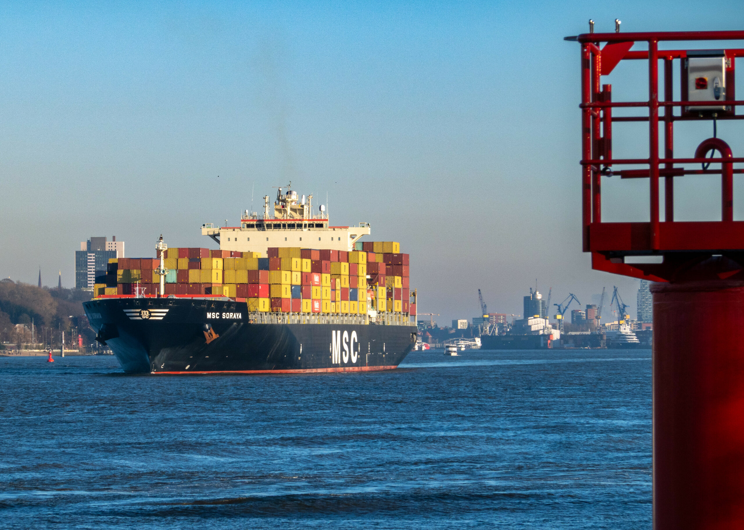 MSC Soraya in der Elbe