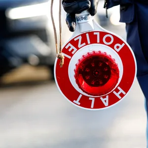 Polizeikontrolle (Symbolbild).