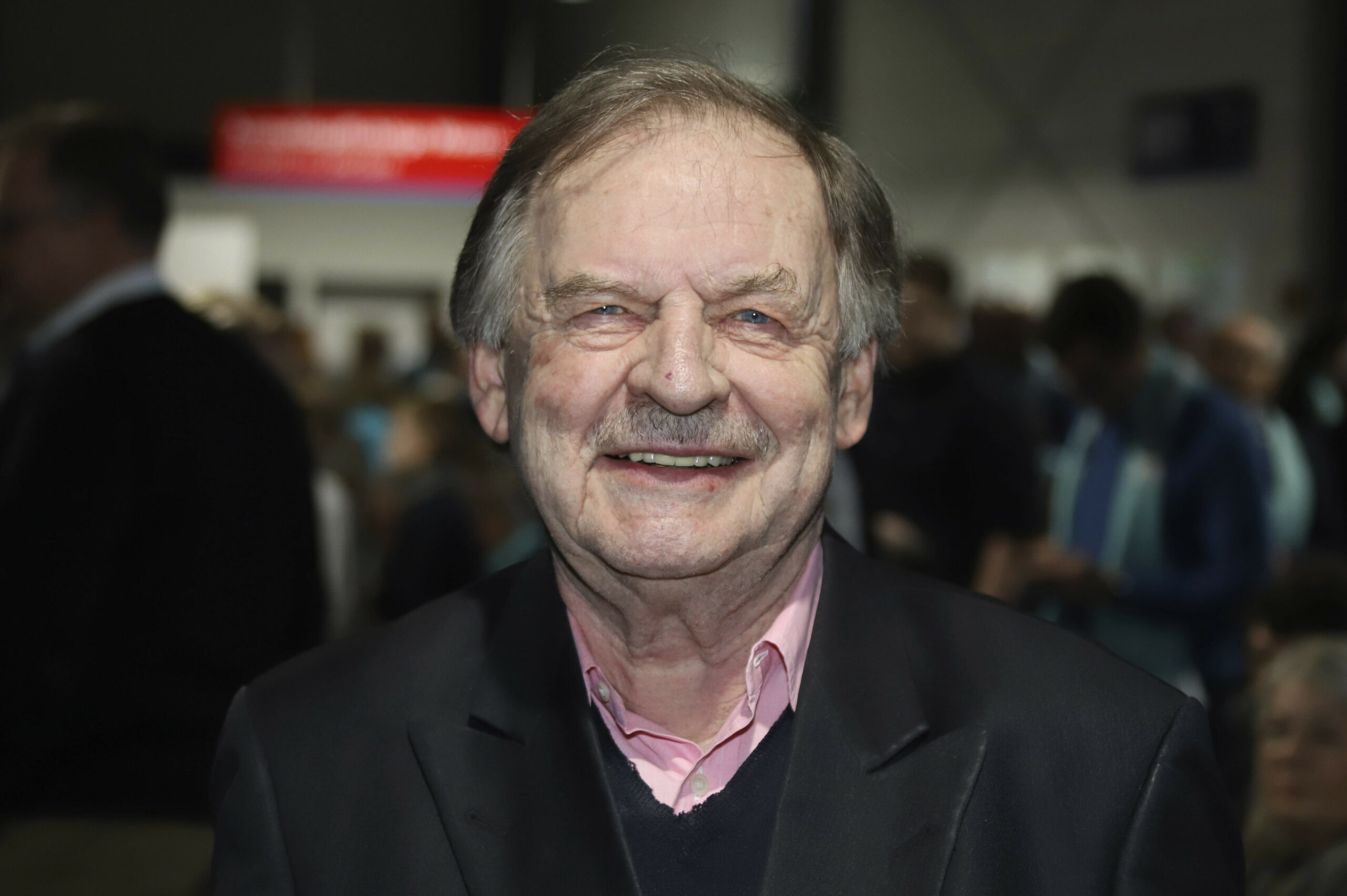 Lächelnder älterer Herr