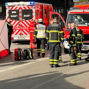 Einsatzkräfte am Hamburger Hauptbahnhof