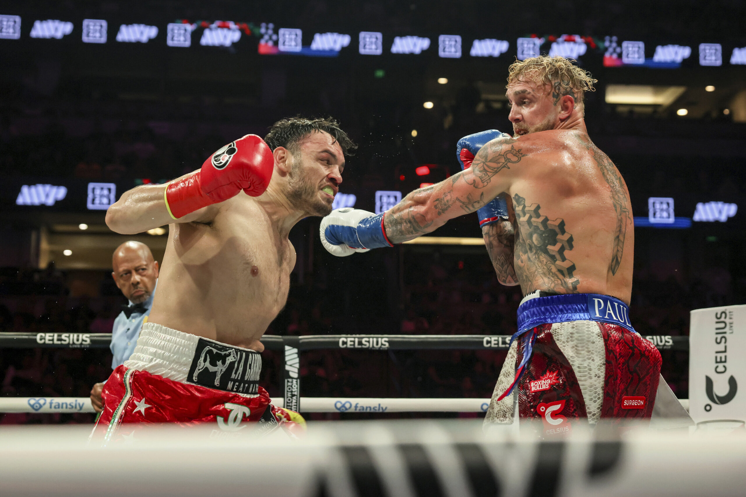 Chavez Jr. im Boxkampf gegen Paul