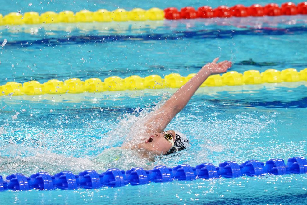 Yu Zidi schwimmt