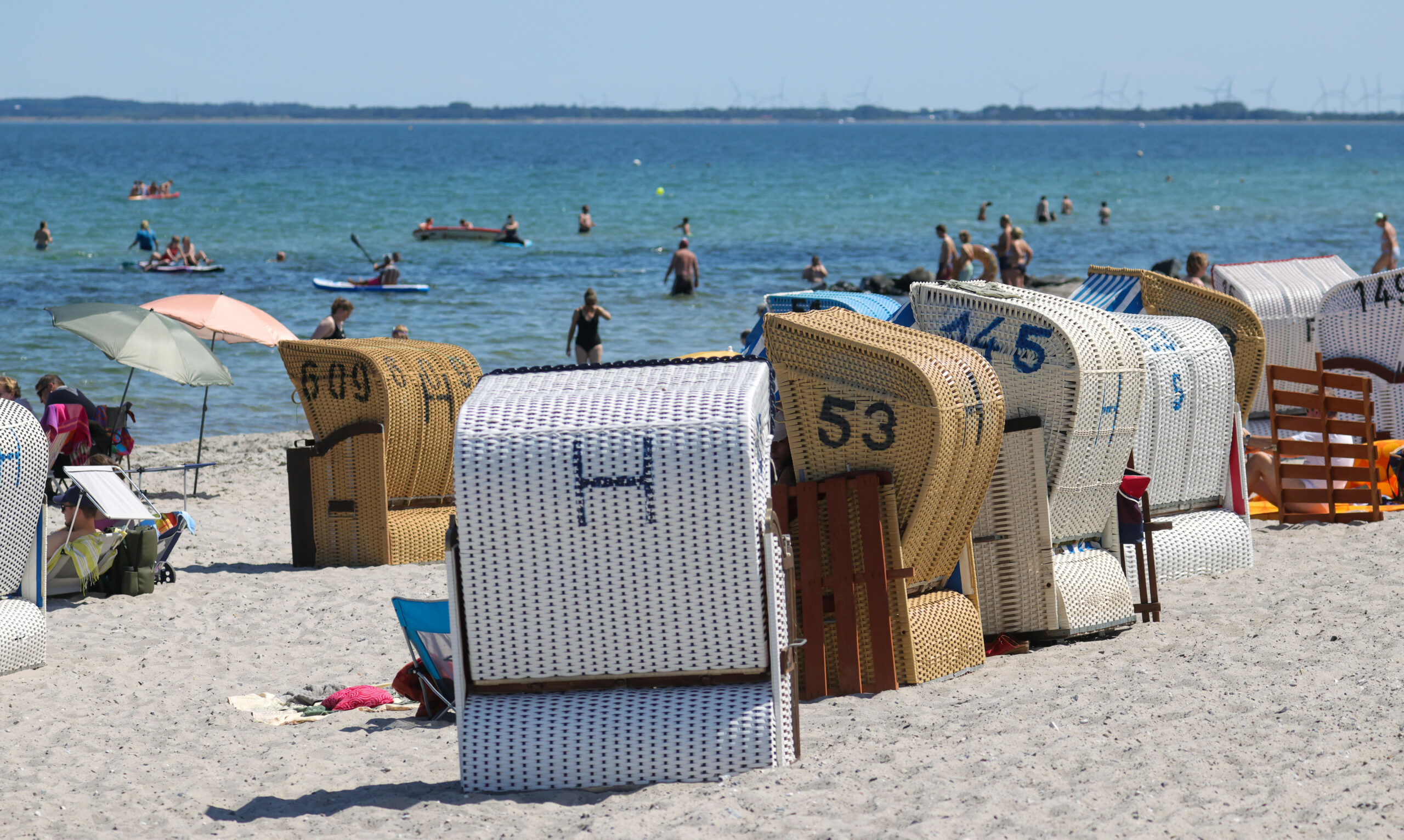Der Strand von Hohwacht. Mit der Zahl der Touristen ist man im Norden bisher ganz und gar nicht zufrieden.