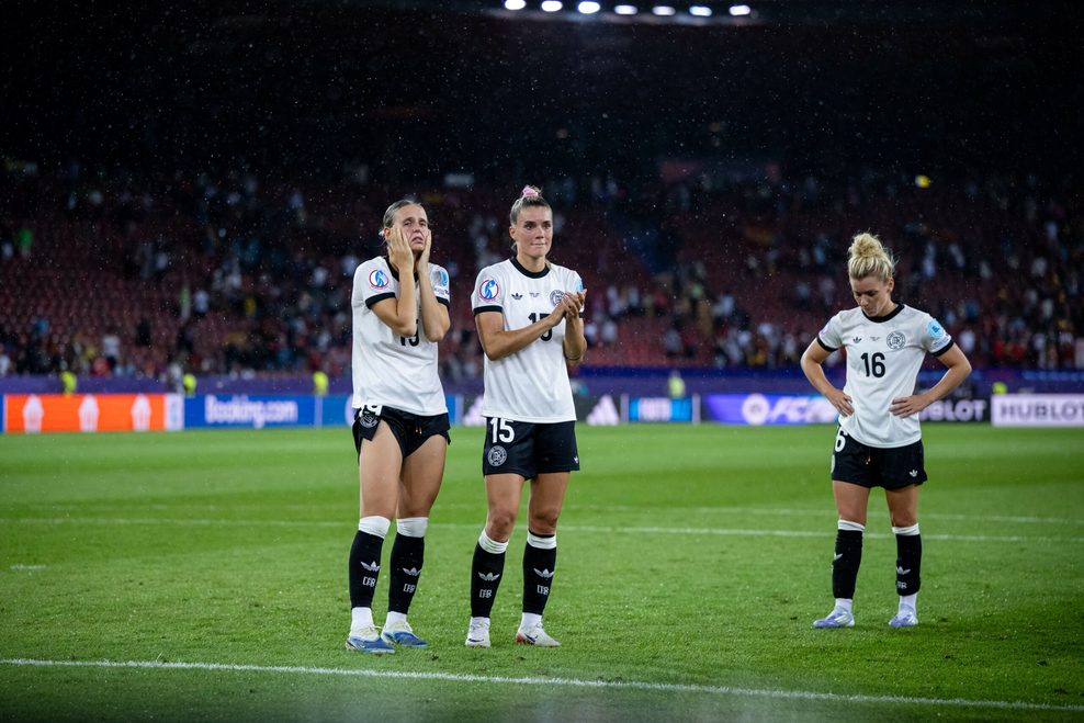 Klara Bühl, Selina Cerci und Linda Dallmann sind enttäuscht