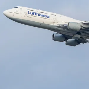 Eine Boeing 747-800 der Lufthansa (Symbolbild).