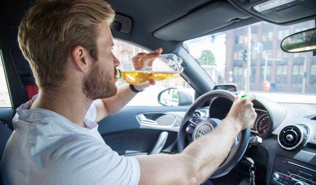 versicherer-wollen-l-ngeres-alkoholverbot-f-r-junge-fahrer