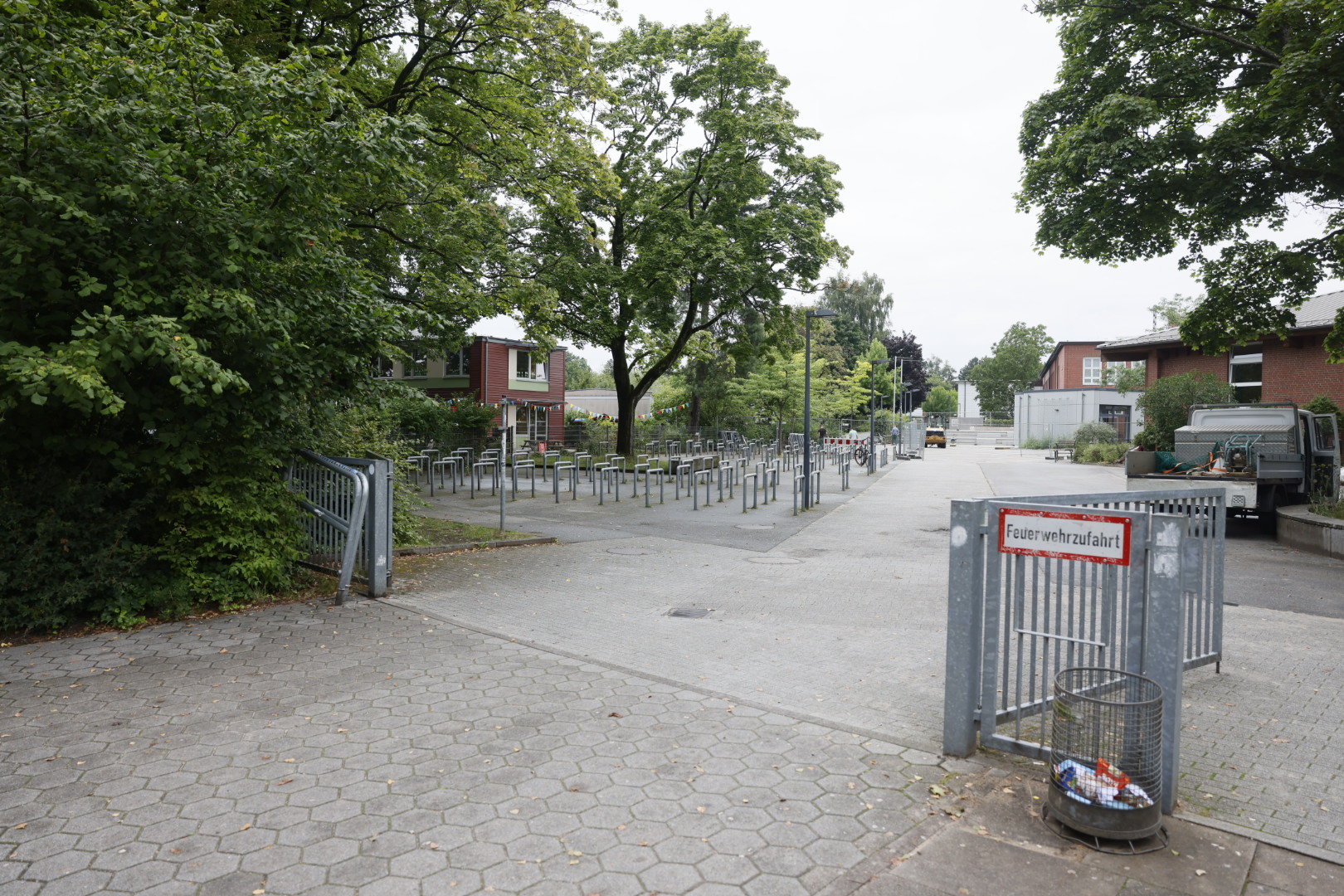 Hier kommt es immer wieder zu Zerstörung und Diebstählen. Deswegen setzt die Schulleitung jetzt auf Videoüberwachung.