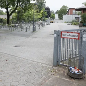 Hier kommt es immer wieder zu Zerstörung und Diebstählen. Deswegen setzt die Schulleitung jetzt auf Videoüberwachung.