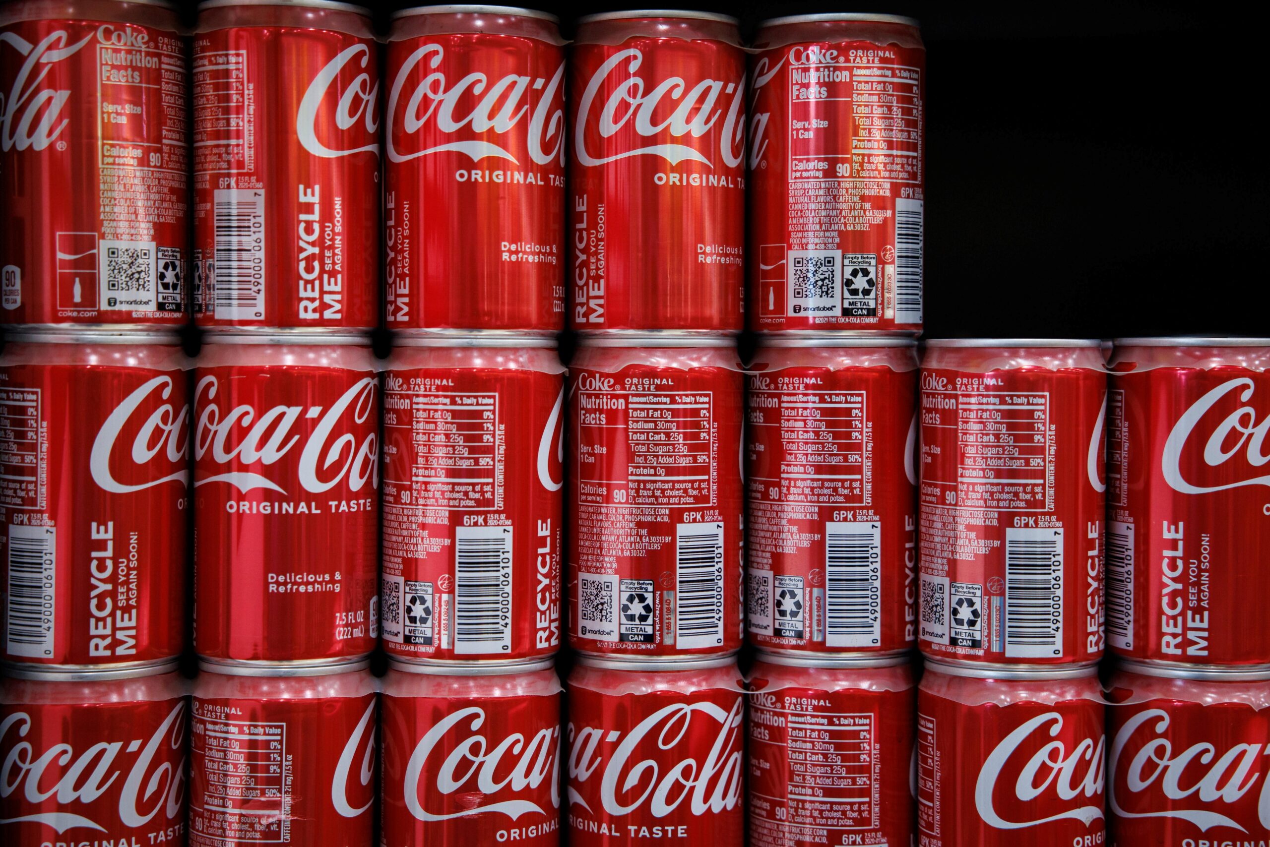 Coca-Cola-Dosen in einem Laden in Maryland (USA).