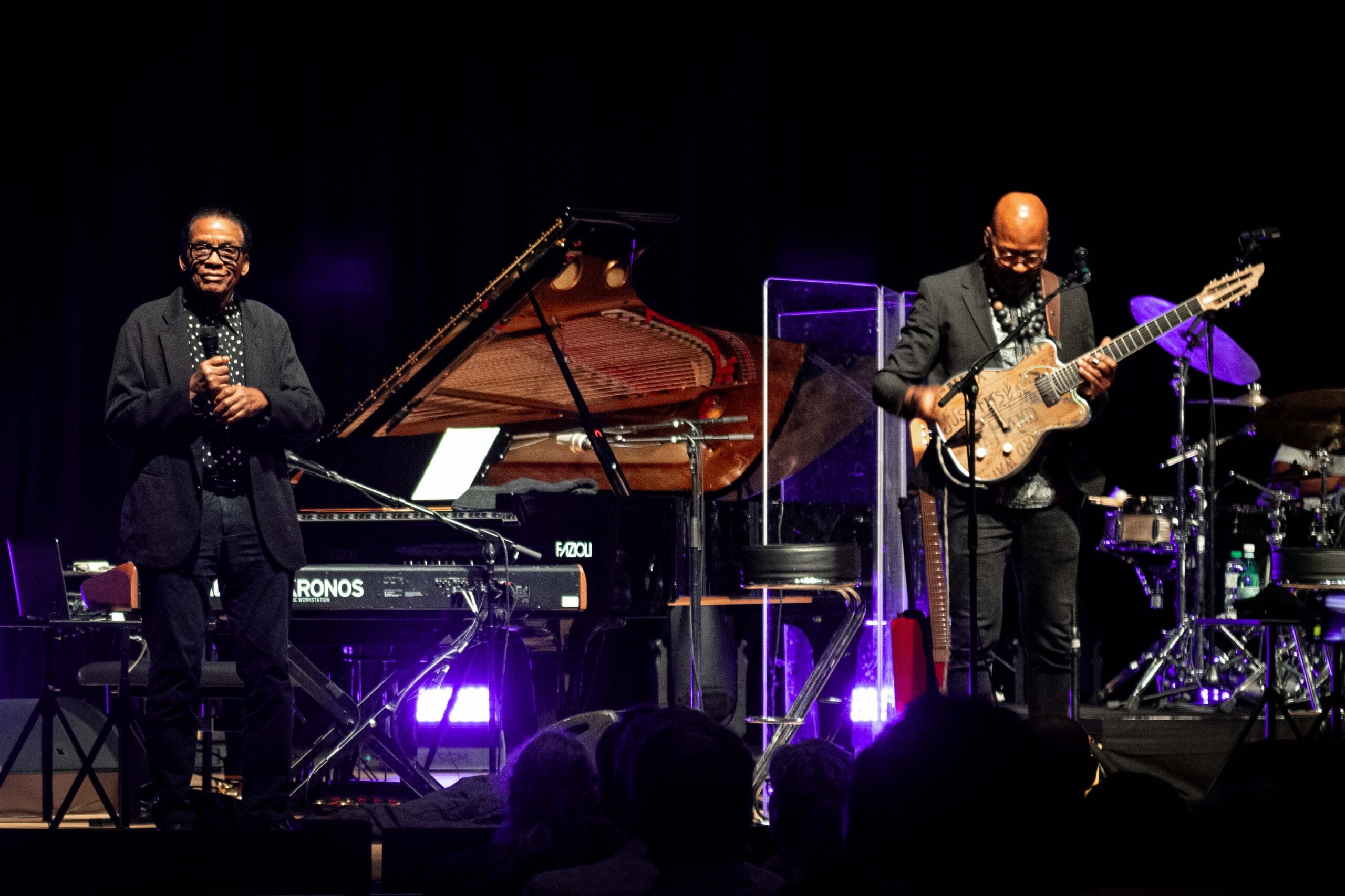 Herbie Hancock (85) und Gitarrist Lionel Loueke