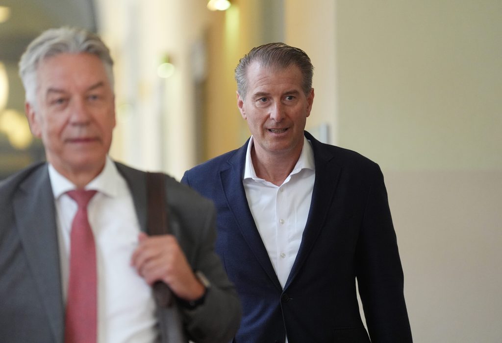 Stephan Hensel mit Anwalt