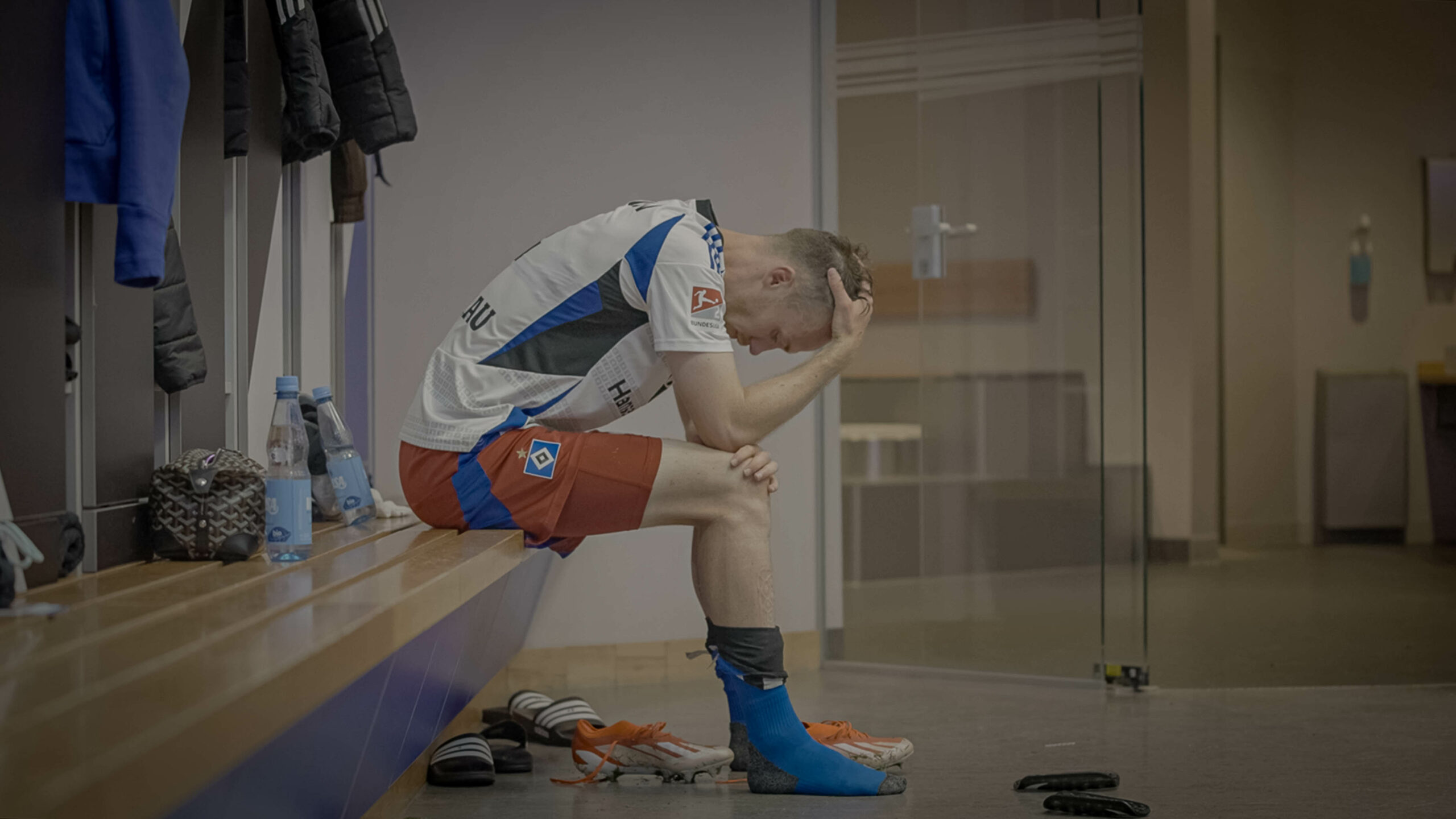 Der HSV und Kapitän Sebastian Schonlau durchschritten auf dem Weg zum Aufstieg auch tiefe Täler der Enttäuschung.