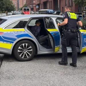 Die Polizei nahm einen Mann in Gewahrsam.