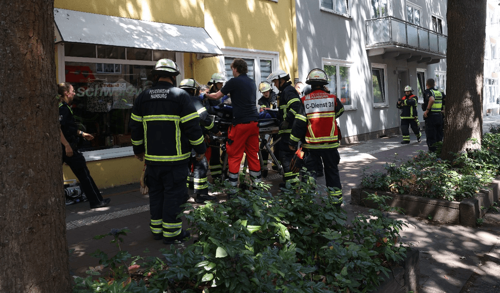 In-der-Sonne-gelegen-und-den-Herd-vergessen-Frau-erleidet-Rauchgasvergiftung
