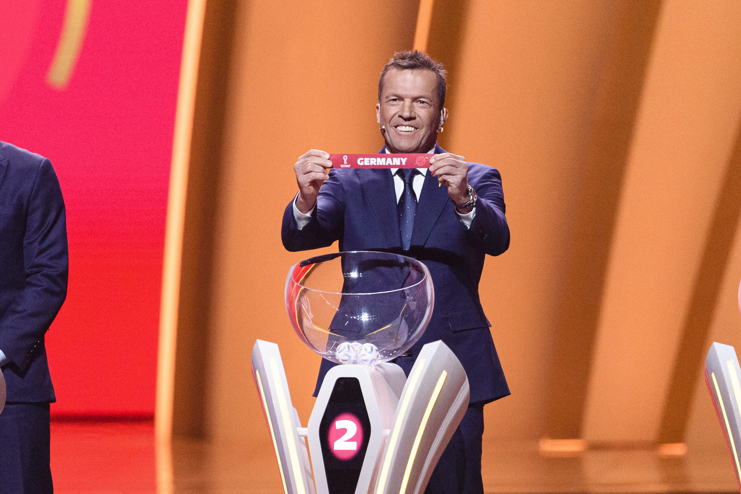 Lothar Matthäus zieht Deutschland bei der letzten WM-Auslosung 2022
