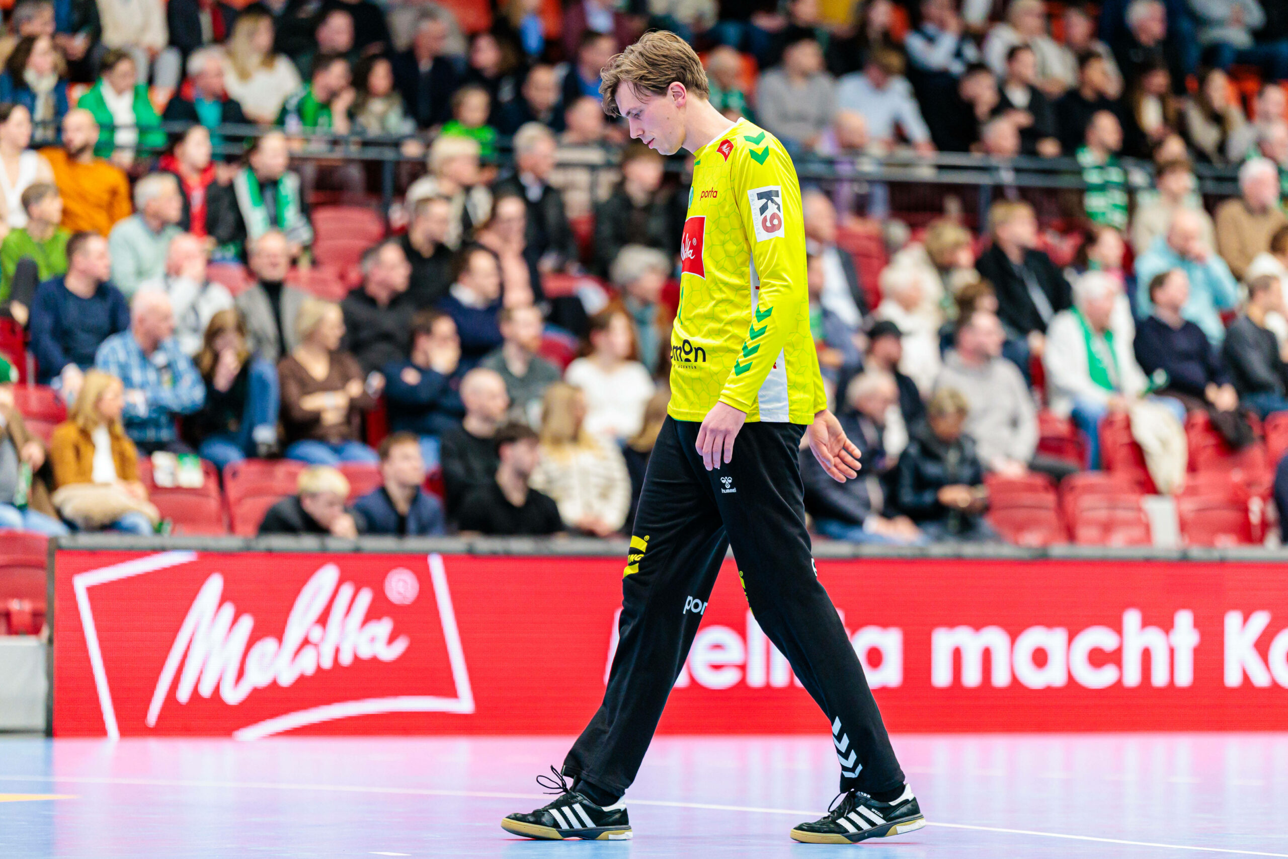 Mindens Torwart Malte Semisch guckt frustriert
