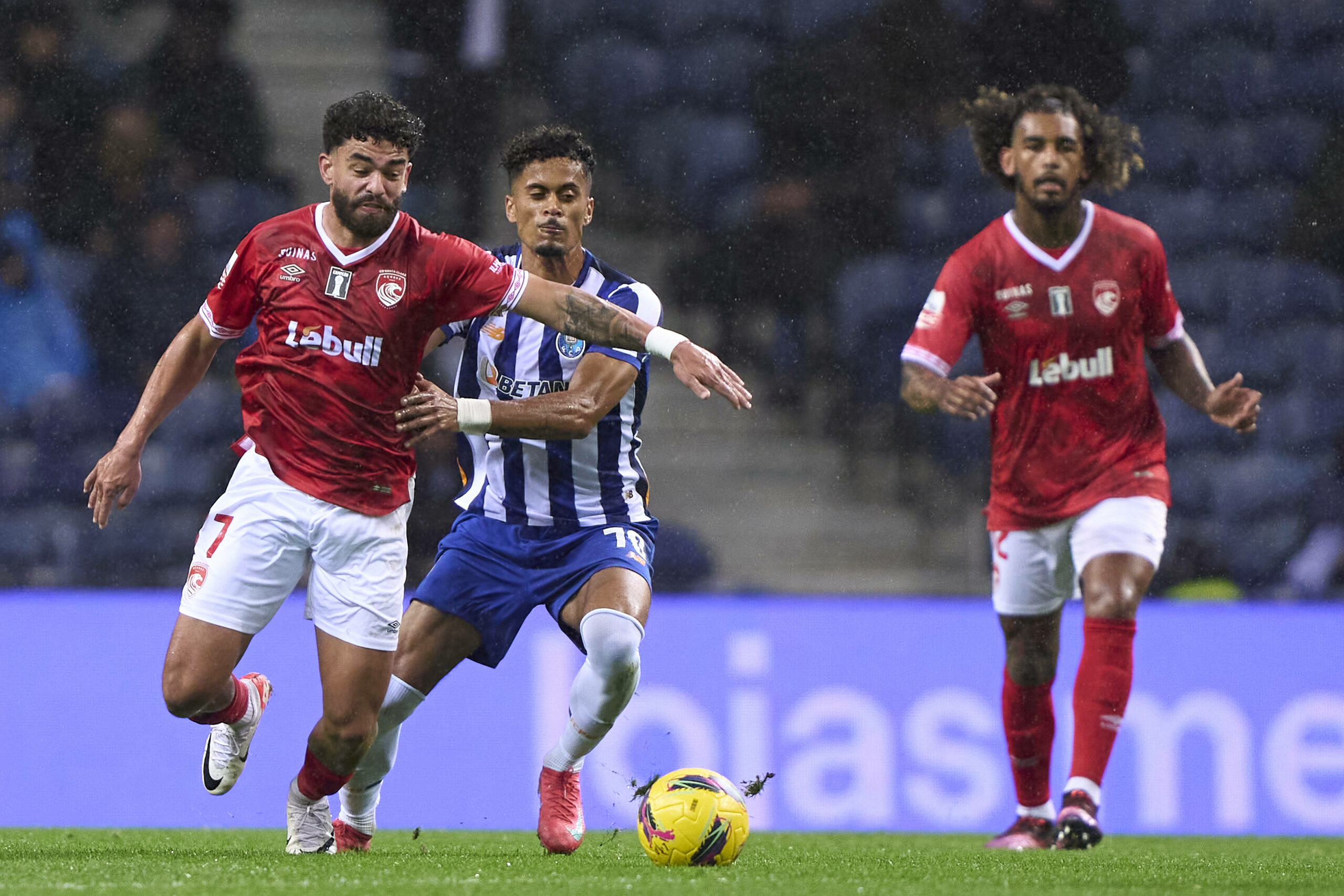 CD Santa Clara in der portugiesischen Liga gegen den FC. Porto