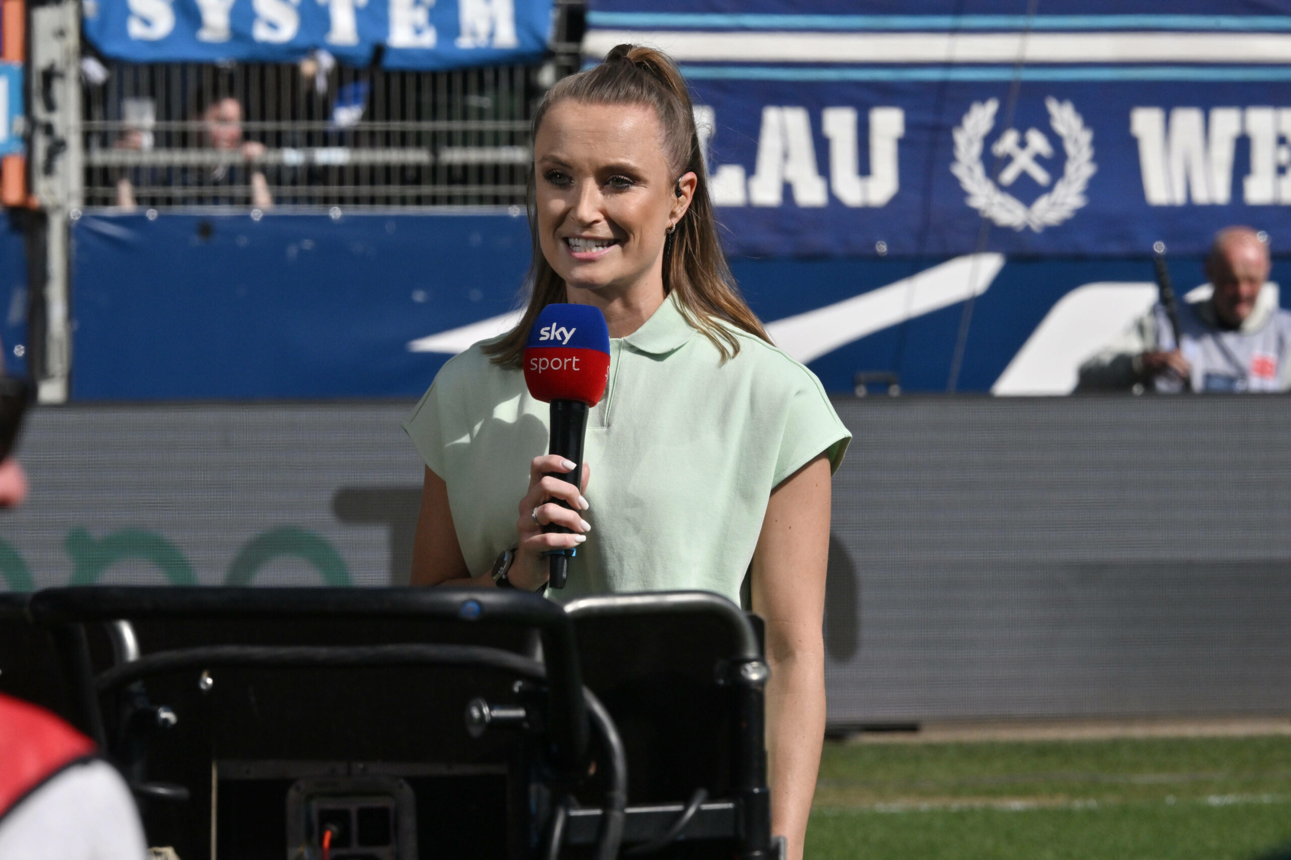 Nele Ocik am Sky-Mikrofon