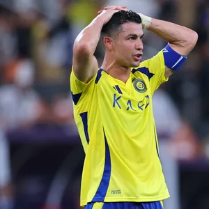 Cristiano Ronaldo schlägt die Hände über den Kopf zusammen