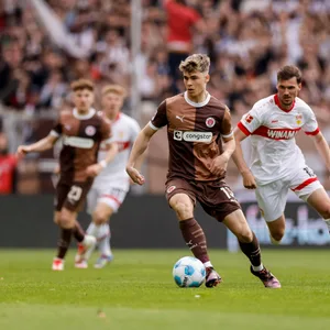 Noah Weißhaupt im Spiel gegen Stuttgart