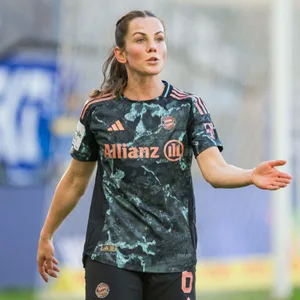 Tuva Hansen im Bayern-Dress