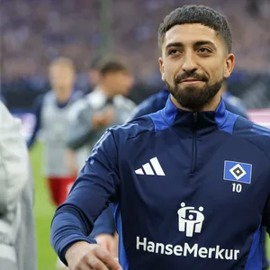 Vor drei Wochen verletzte sich Immanuel Pherai – mittlerweile kann der HSV-Offensivmann wieder lachen.