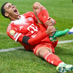 Jamal Musiala schreit vor Schmerzen