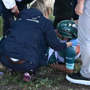 Jasper Philipsen stürzt bei der Tour de France