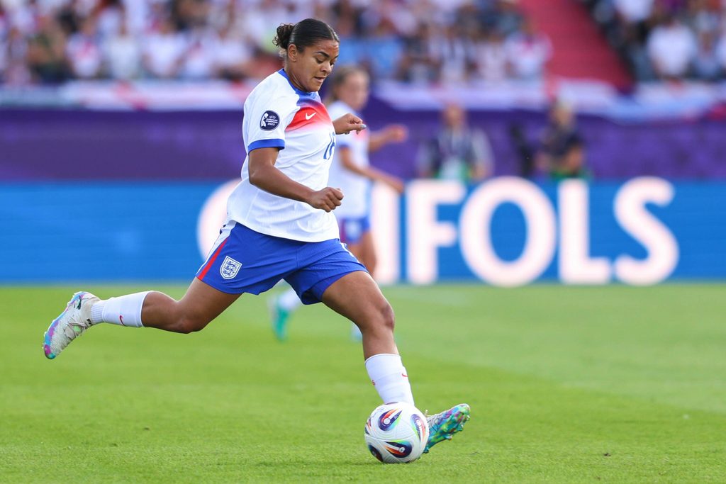 Jess Carter im England-Trikot bei der Frauen-EM