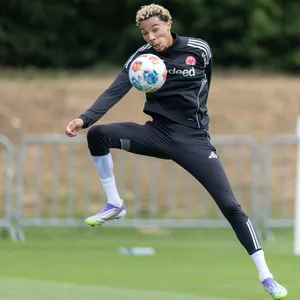Hugo Ekitiké beim Training von Eintracht Frankfurt