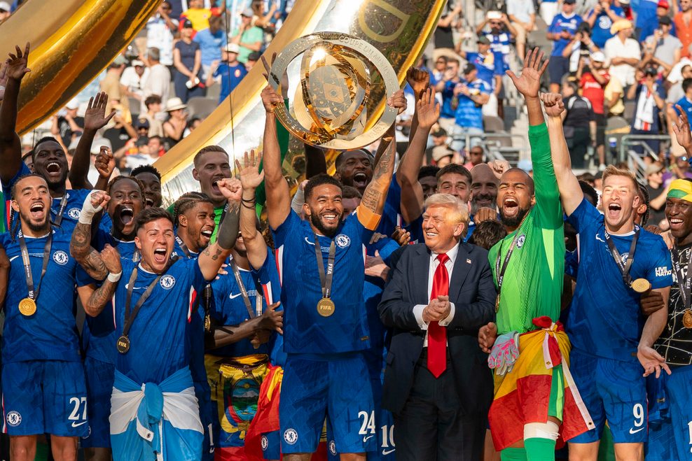 Donald Trump bejubelt mit den Chelsea-Profis den Gewinn der Klub-WM