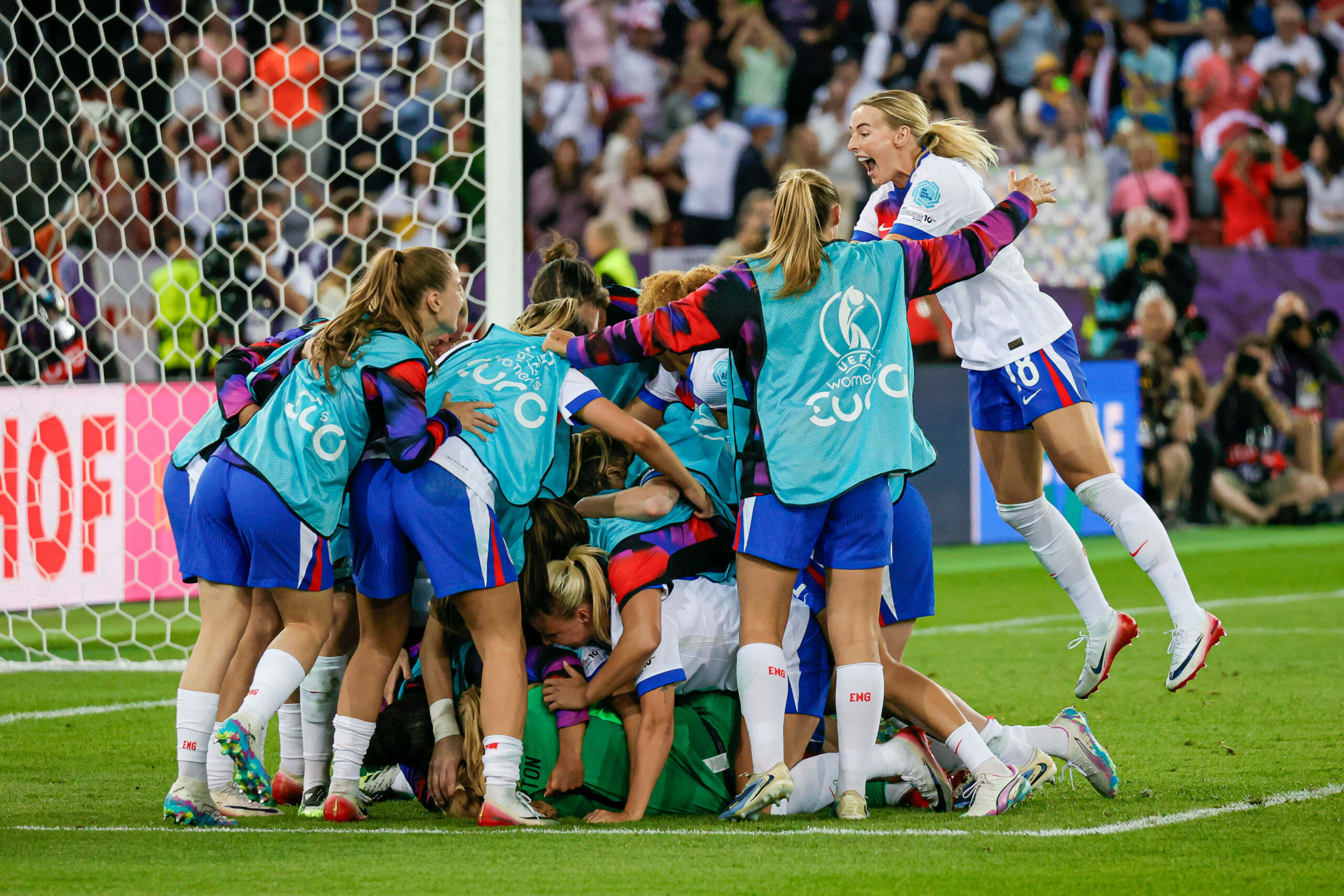 Englands Frauen jubeln